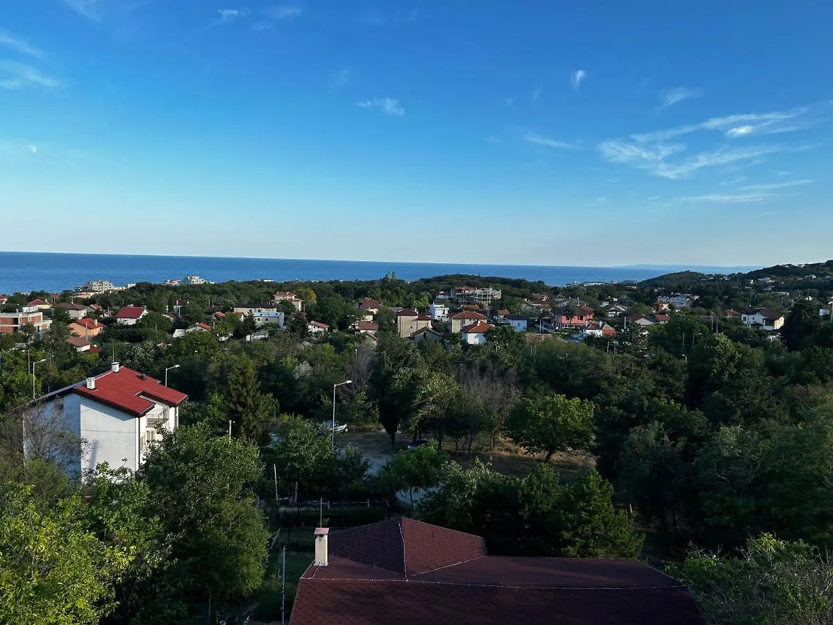 Мег Сий Вю Varna 0*,